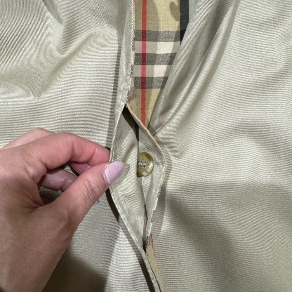 Burberry Beige taupe belted trench coat / raincoat - Picture 8 of 13